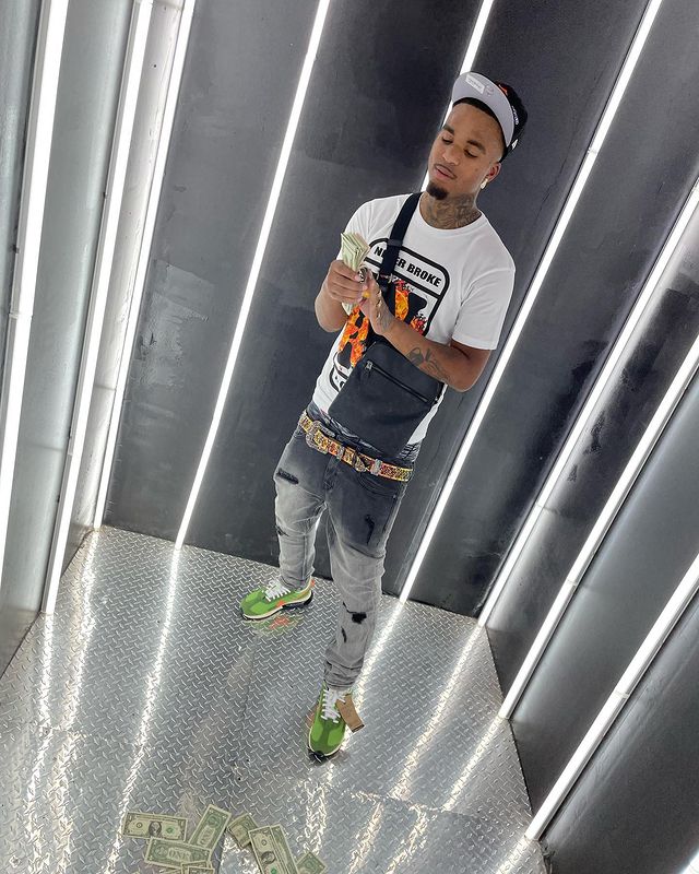 💫 @jamestoocold_ (#ThizzlerBarWars June 21, 2023)