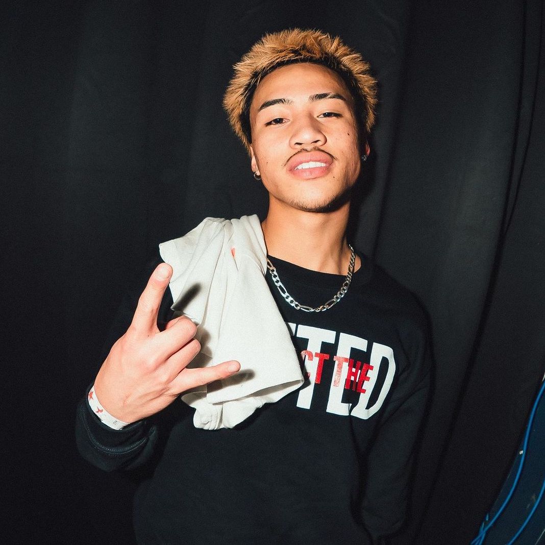 💫 @basednineside (C Lee Live Song Review Apr 27, 2023)