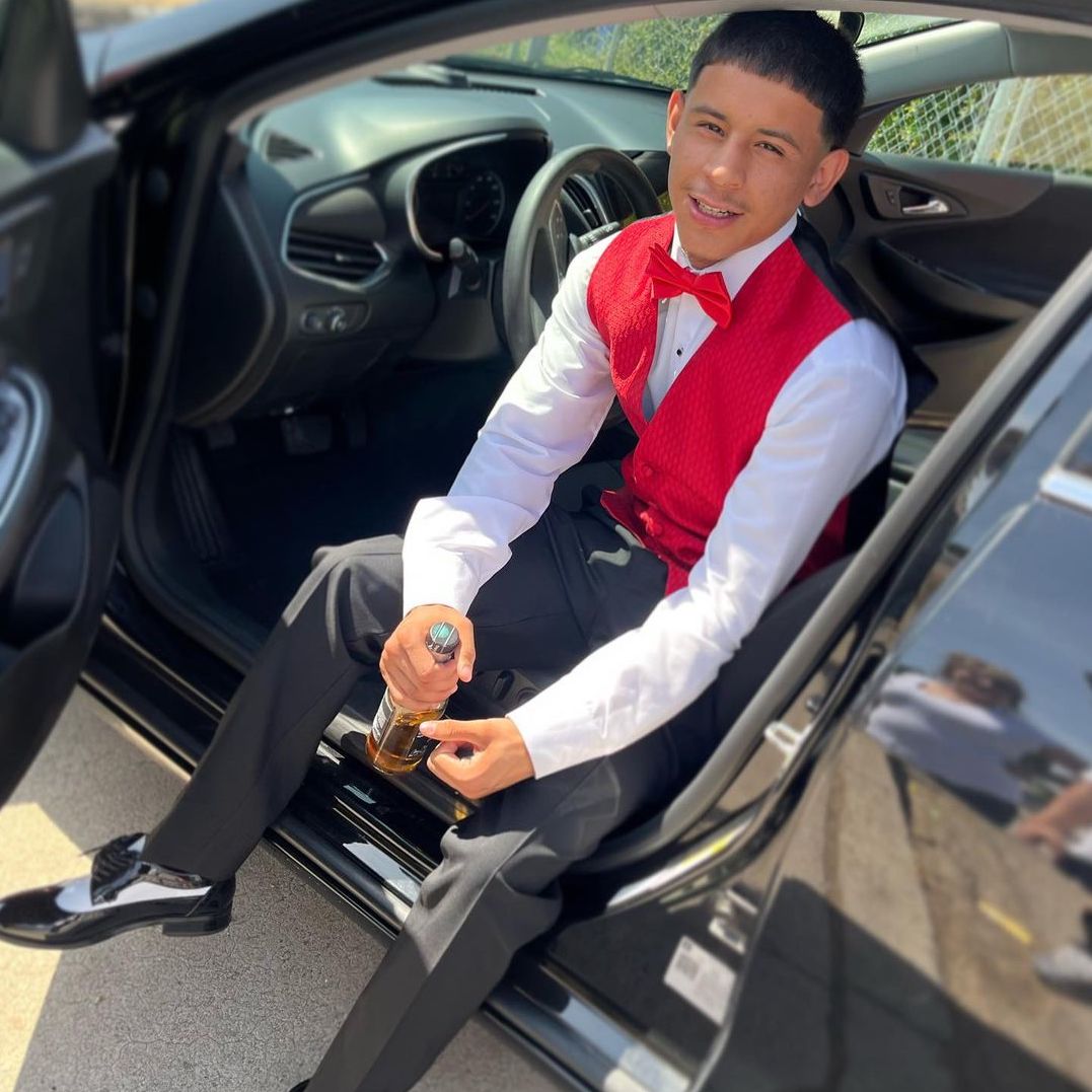 💫 @dythename (#ThizzlerBarWars May 10, 2023)