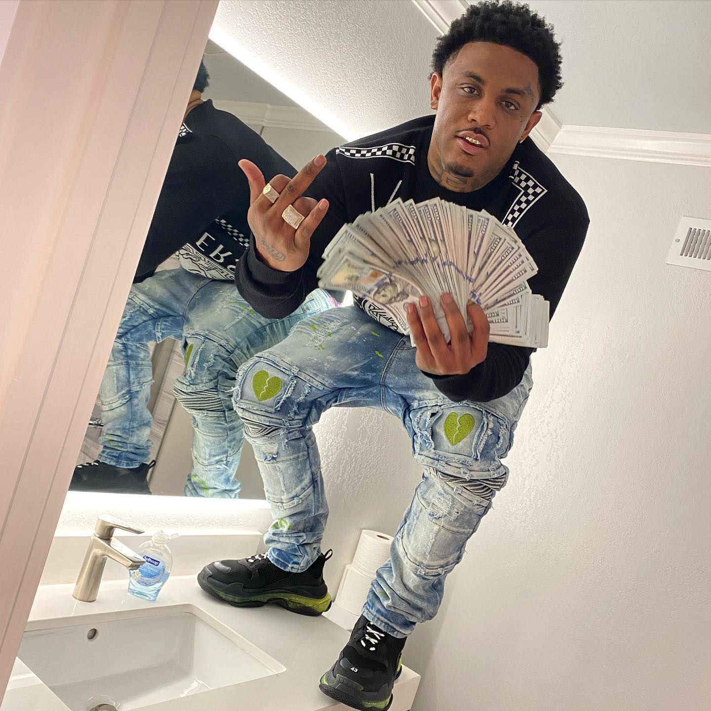 💫 @dnimike8800 (#ThizzlerFreestyles March 20, 2024)